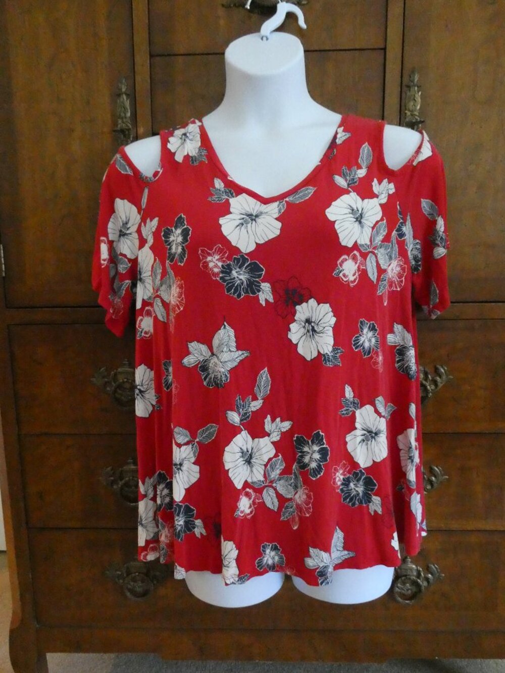 Westport Cold Shoulder Red Blouse with Floral design Size 2X